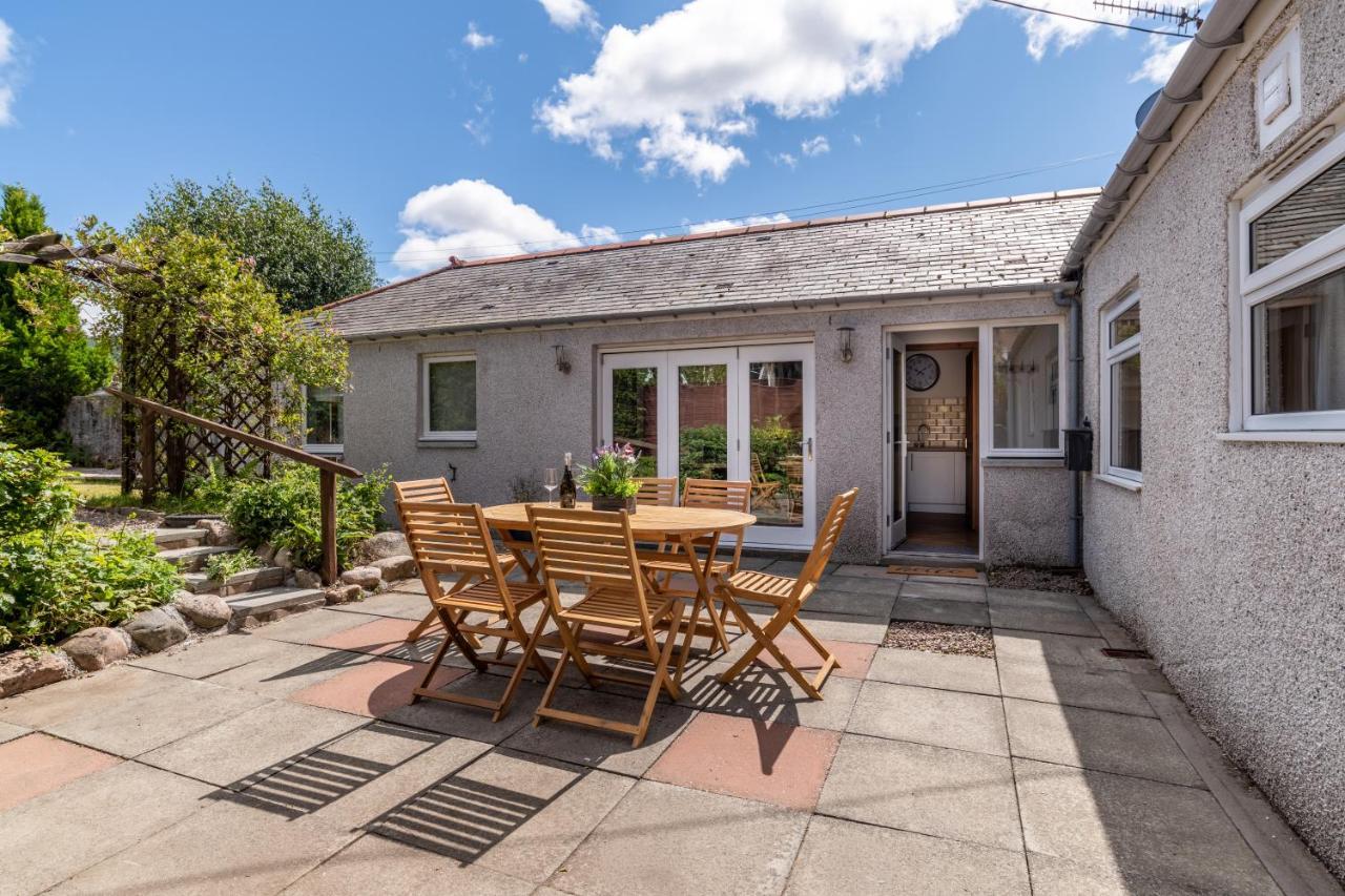 Dormie Cottage, Lovely Bright And Spacious Bungalow With Wood Fire Ballater Dış mekan fotoğraf